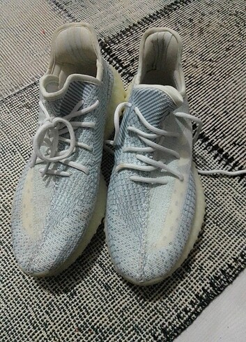 45 Beden beyaz Renk Adidas veezy