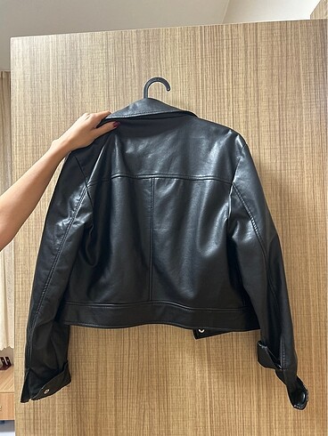 m Beden siyah Renk Stradivarius deri ceket