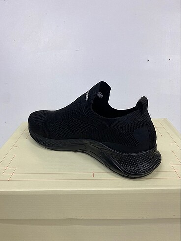 37 Beden Skechers