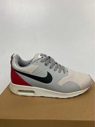 Nike tavas