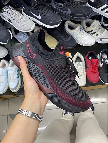Nike bez