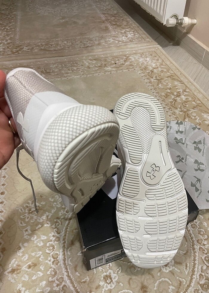 Under Armour Hovr serisi spor ayakkabı - Görsel 4