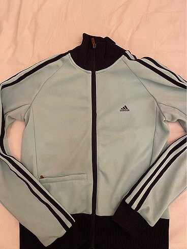 Adidas üst