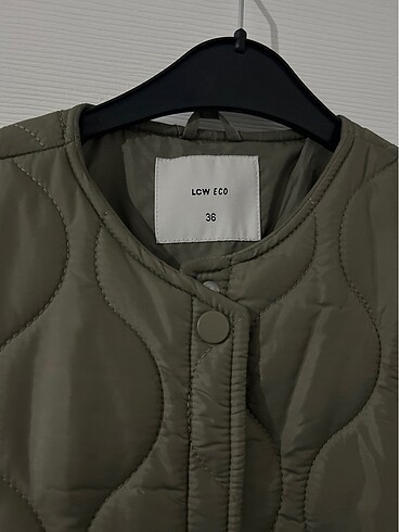 LC Waikiki Kapitone mont
