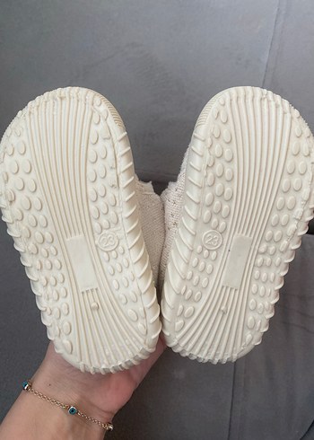 Kız Çocuk Beyaz Cırt Cırtlı Ev Terliği - Görsel 4