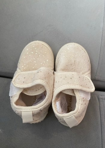 Kız Çocuk Beyaz Cırt Cırtlı Ev Terliği - Görsel 3