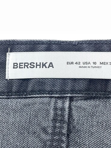 42 Beden gri Renk Bershka Jean / Kot %70 İndirimli.