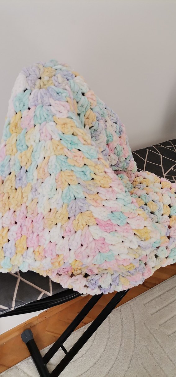 Pastel Renkli Örgü Çocuk Battaniyesi - Görsel 3