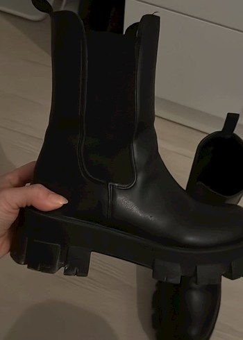 Kadın Siyah Deri Bot - Görsel 3