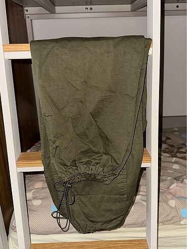 m Beden stradivarius parasut pantolon