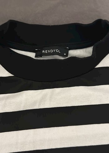 Siyah Beyaz Çizgili Kısa Kollu Tişört - Görsel 3