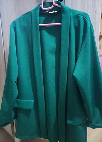 yeşil blazer görünümlü ince ceket