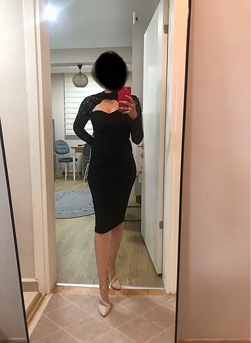 Siyah yaka detaylı dantel örme elbise abiye