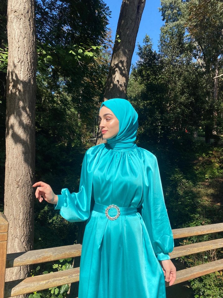 Uzun Turkuaz Saten Kadın Elbise - Görsel 3