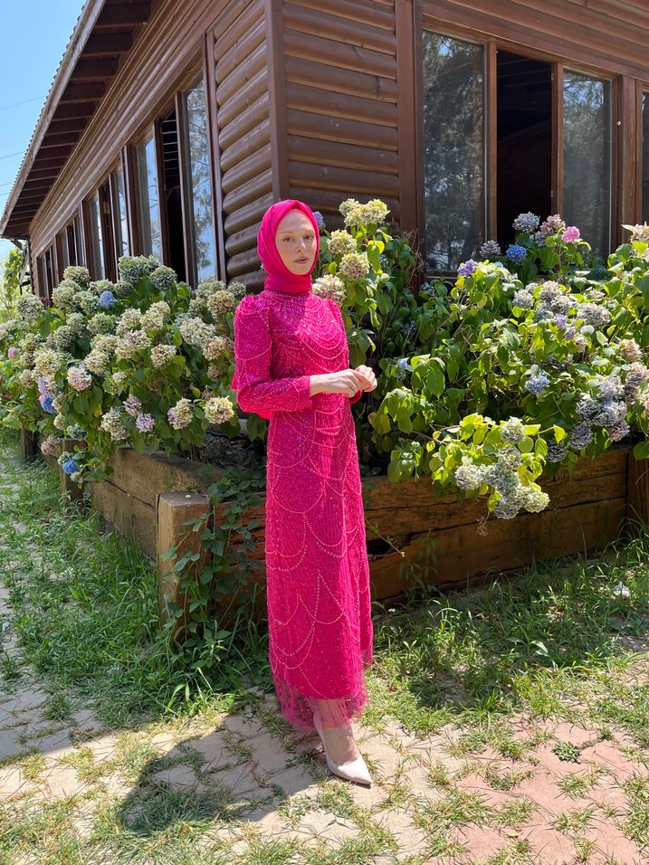 Fuşya boncuklu elbise - Görsel 2