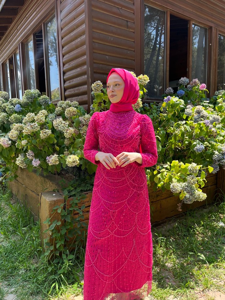 Fuşya boncuklu elbise - Görsel 3