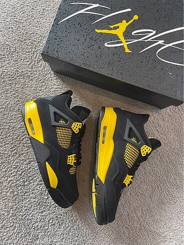 43 Beden siyah Renk Jordan 4 Thunder