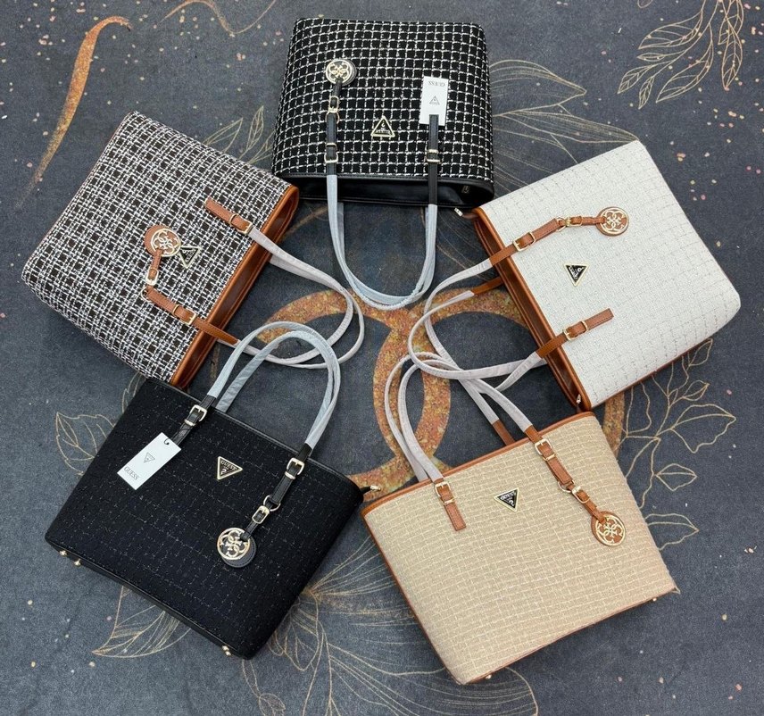 Guess Kadın Gri Desenli Tokalı Omuz Çantası - Görsel 2