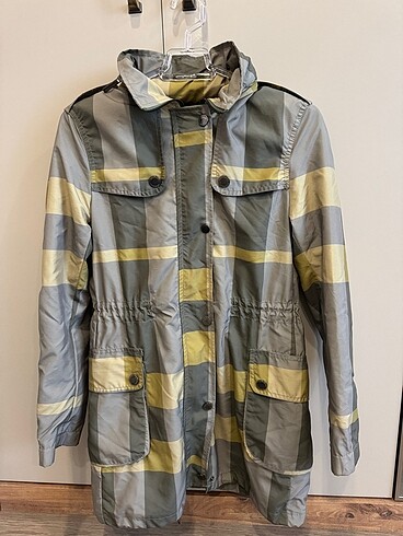 Burberry yağmurluk
