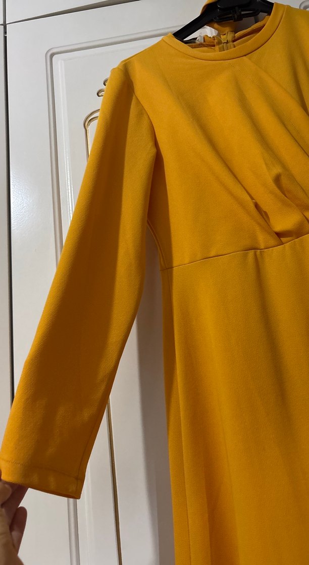 Sarı Drapeli Uzun Kadın Elbise - Görsel 4