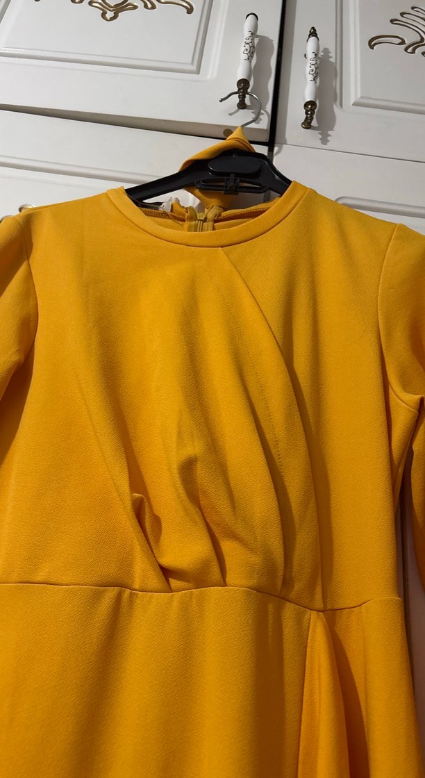 Sarı Drapeli Uzun Kadın Elbise - Görsel 3