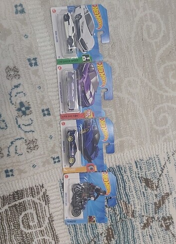 HOT WHEELS