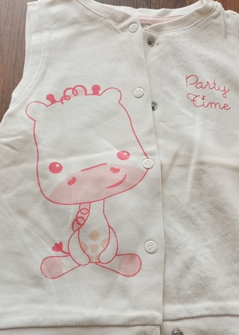 Kız Çocuk Beyaz Baskılı Düğmeli Yelek - Görsel 2