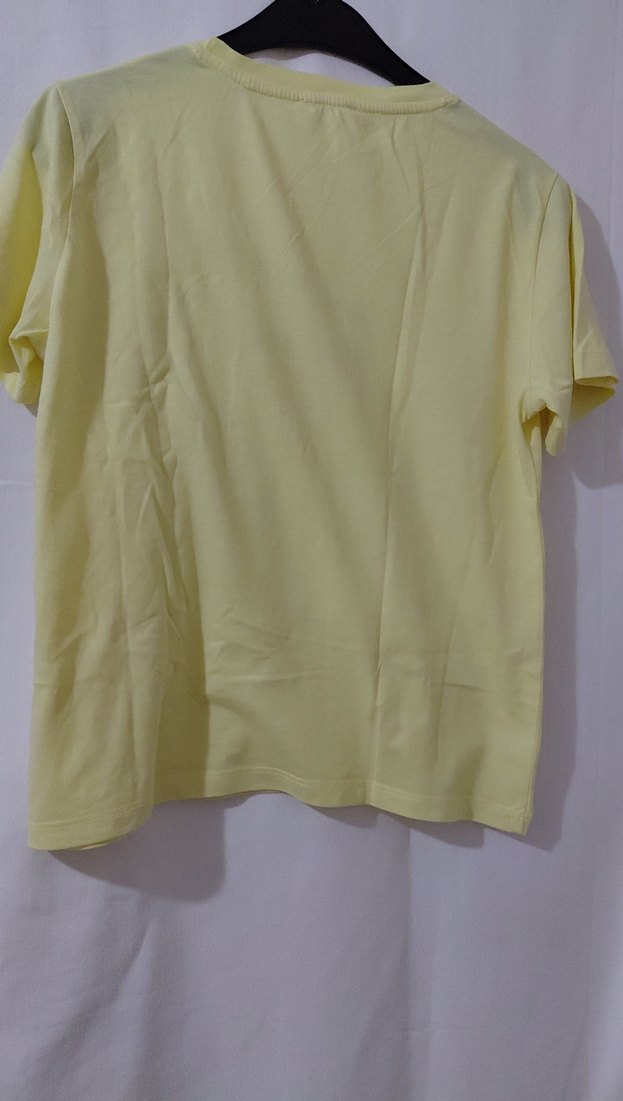 Kadın sarı baskılı tişort - Görsel 5