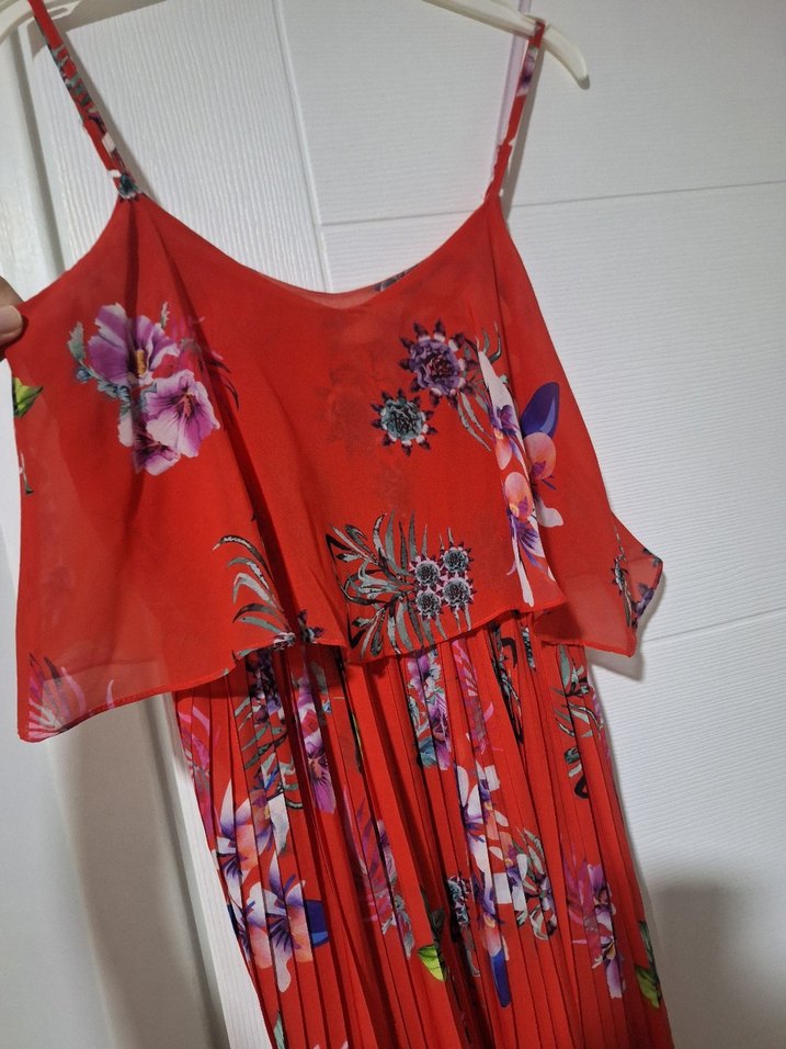 Kırmızı Çiçekli Piliseli Elbise - Görsel 2