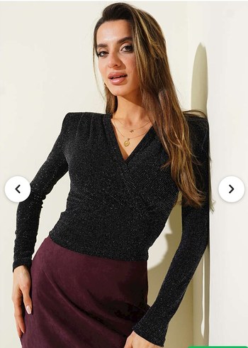 Siyah Simli V Yakalı Bluz - Görsel 2