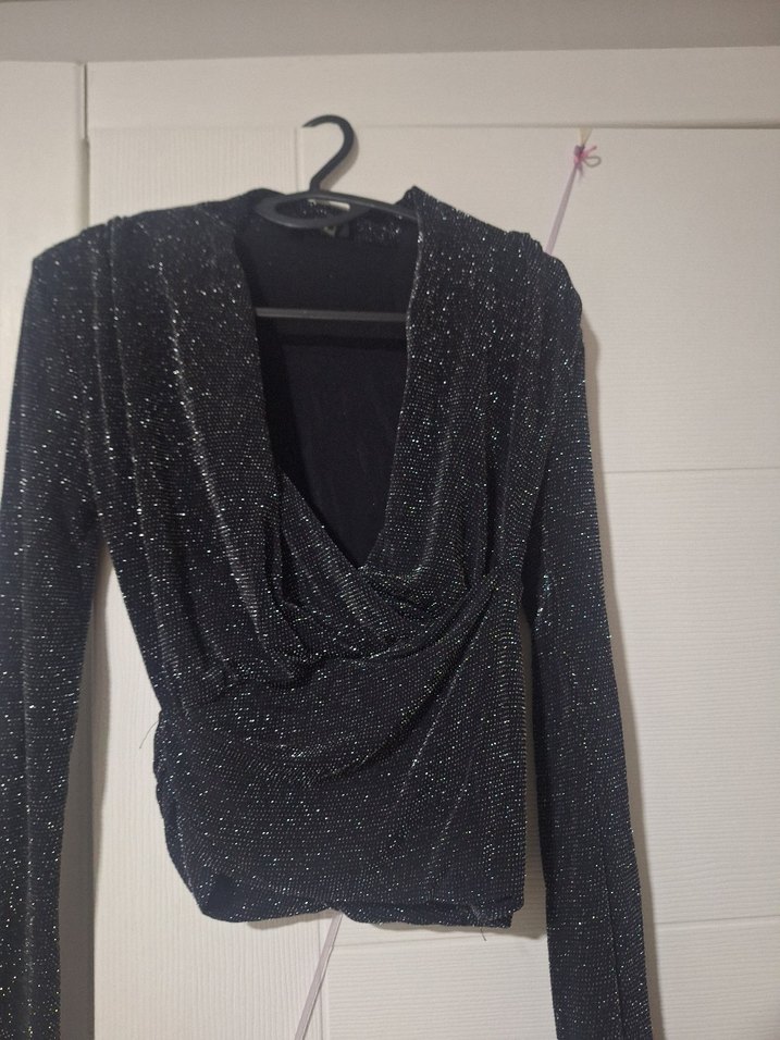 Siyah Simli V Yakalı Bluz - Görsel 3