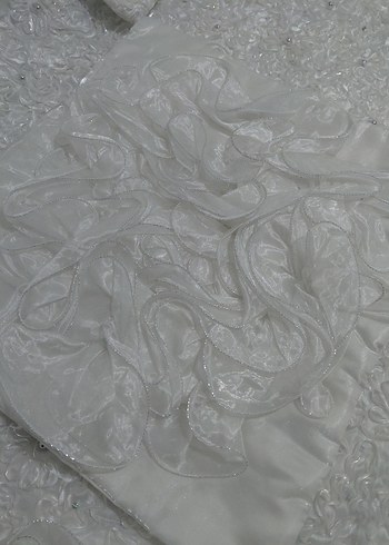 İşlemeli Beyaz Parlak Yatak Örtüsü - Görsel 4