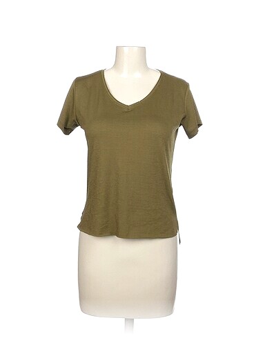Diğer T-shirt %70 İndirimli.