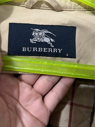 6 Yaş Beden camel Renk Orijinal Burberry mont