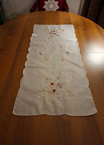 1 ad kare, 1 ad runner, 2 ad sehpa örtü - Görsel 4