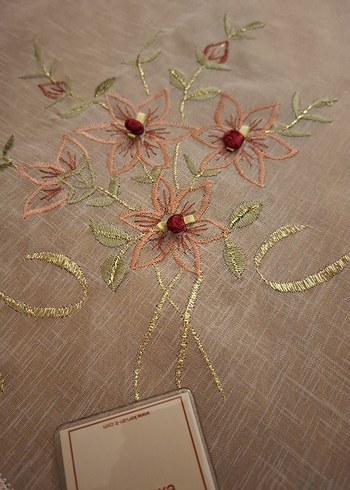 1 ad kare, 1 ad runner, 2 ad sehpa örtü - Görsel 2