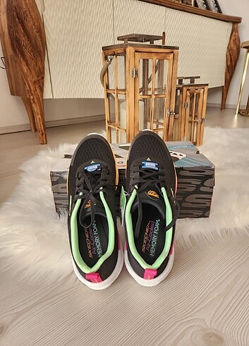 40 Beden Skechers ayakkabı