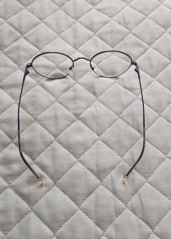 Beden lacivert Renk Şeffaf ve Gri Minimalist Kadın Gözlüğü