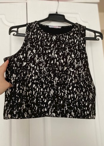 Siyah Beyaz Bağlama Desenli Kolsuz Crop Top - Görsel 2