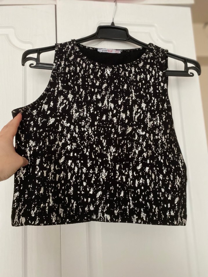 Siyah Beyaz Bağlama Desenli Kolsuz Crop Top - Görsel 2