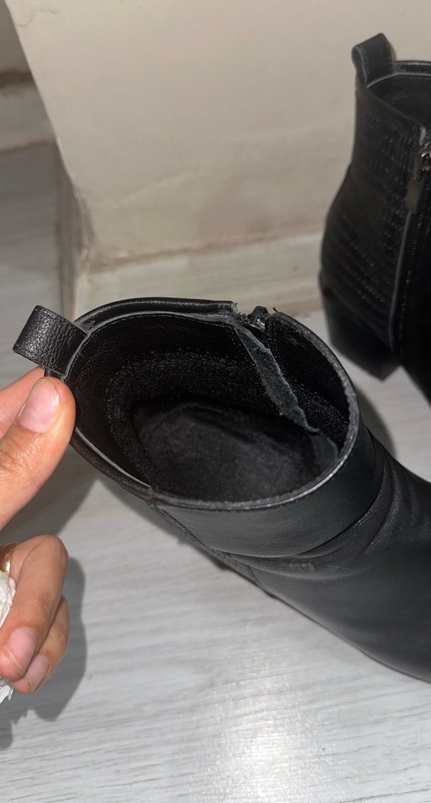 Kadın Siyah Deri Topuklu Bot - Görsel 4