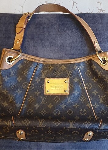 Louis Vuitton Galliera PM