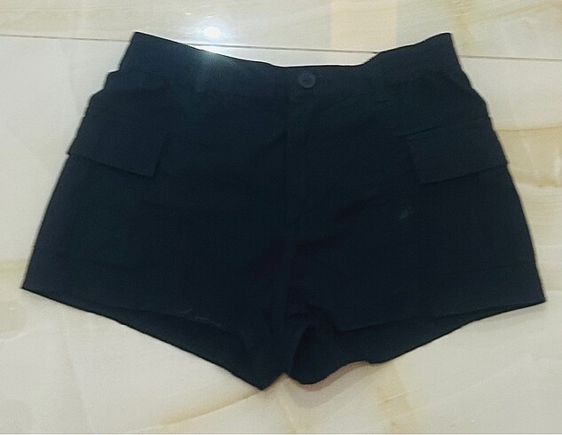 H&M Siyah Paraşüt Kumaş Şort