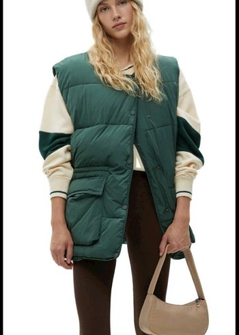 l Beden Pull and bear Koyu Yeşil Kadın Şişme Yelek