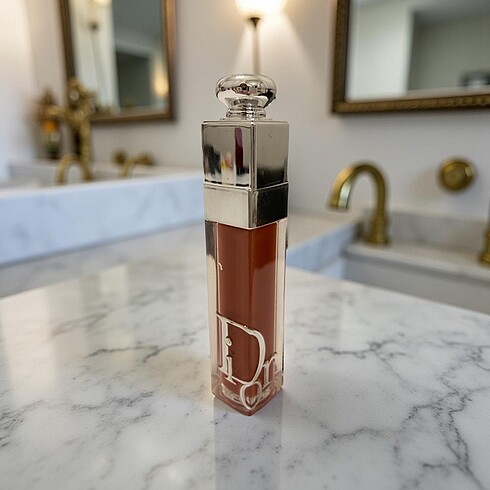 Dıor gloss