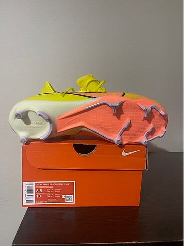 42.5 Beden Nike krampon