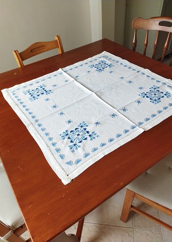 İşlemeli Beyaz Masa Örtüsü - Görsel 4