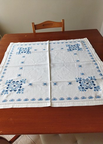 İşlemeli Beyaz Masa Örtüsü - Görsel 3