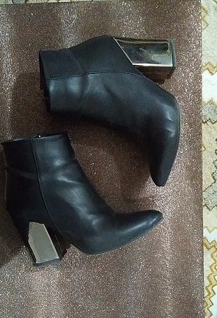 37 Beden siyah Renk AYNALI TOPUKKK