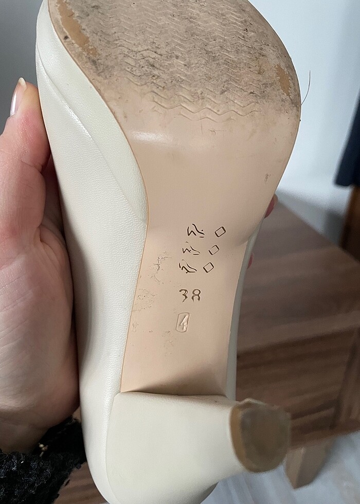 Topuklu ayakkabı - Görsel 2